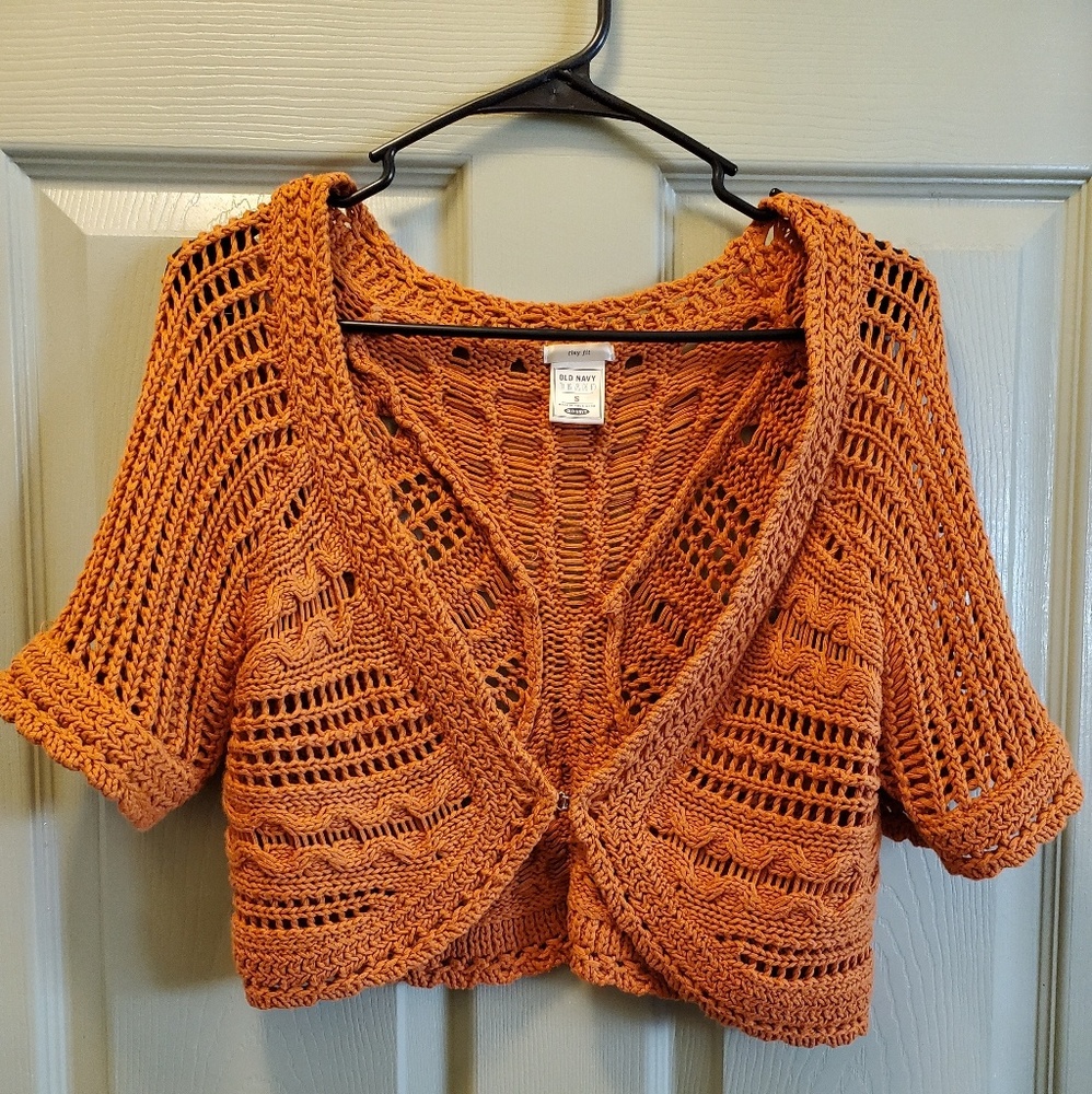 Knitted top.